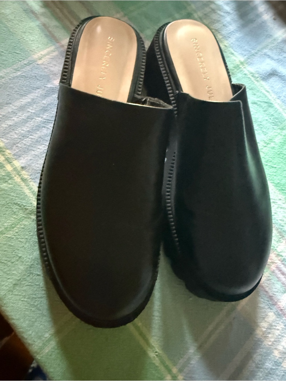 Sincerely Jules lug sole black mules size 8.5 like new